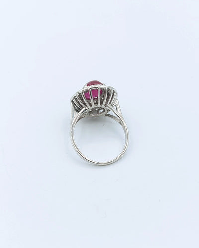 Bague 55.5 Bague Cocktail Ovale en Or ornée d'un Rubis Cabochon et Diamant 58 Facettes A11146