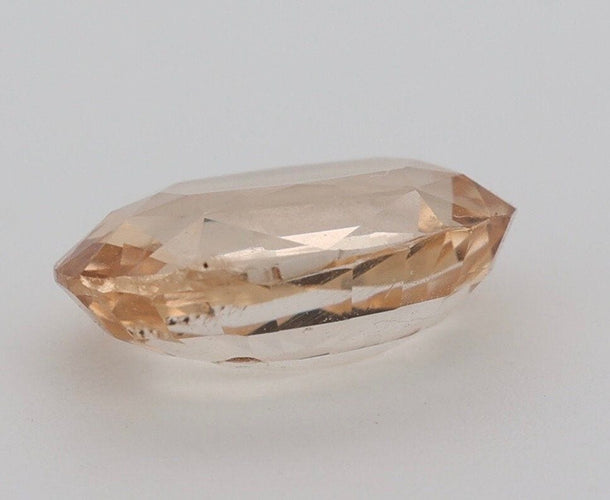 Gemstone Saphir orange non chauffé non traité 2.70cts certificat CGL 58 Facettes 452