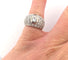 Bague 54 Bague en or blanc massif avec diamant central et pavé de diamants. 58 Facettes