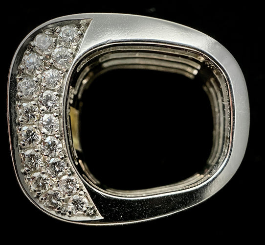 Bague 56 Bague en platine serti d'un diamant jaune taille radiant de 3,28 carats 58 Facettes