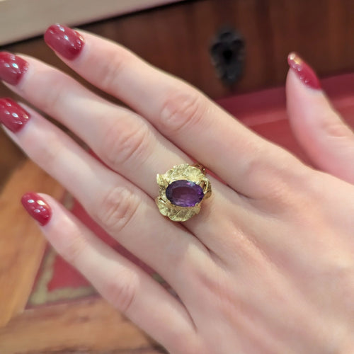 Bague 53 Bague en or jaune et améthyste au motif feuille 58 Facettes 32697