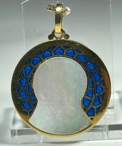 Pendentif Médaille or, nacre et émail 58 Facettes 310