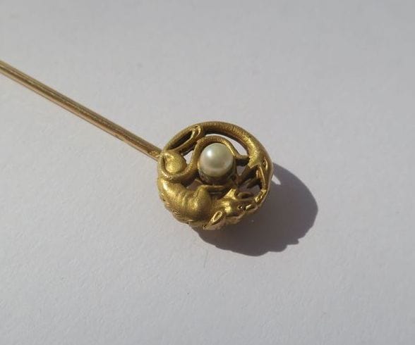 Broche Epingle serpent chien, or rose et perle fine 58 Facettes