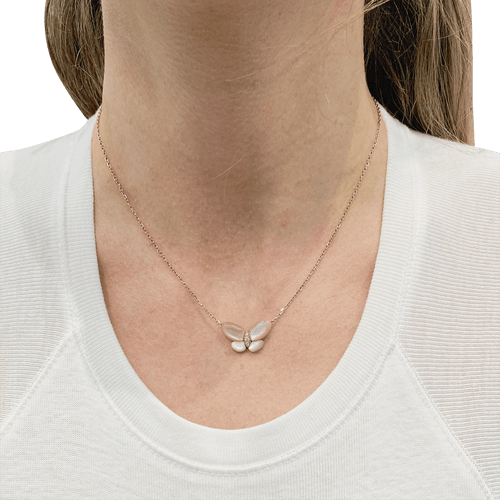 Collier Collier pendentif papillon en or rose, nacre et diamants 58 Facettes 34390