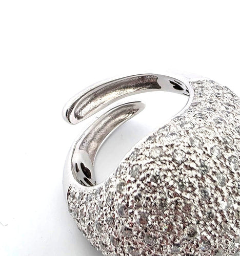Bague 58 Bague OC Splendide et importante en or blanc sertie de diamants pavés 58 Facettes