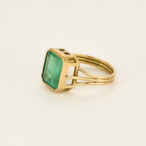 Bague 56 Bague en or jaune et émeraude 58 Facettes NAR0148