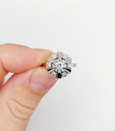 Bague 52.5 Bague fleur art deco or blanc 18k et 0,50 carats de diamants 58 Facettes A06179