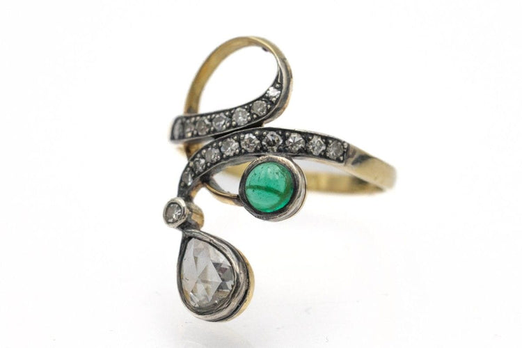 Bague 51 Bague Art Nouveau en or jaune, émeraude et diamants, vers 1900 58 Facettes 10815