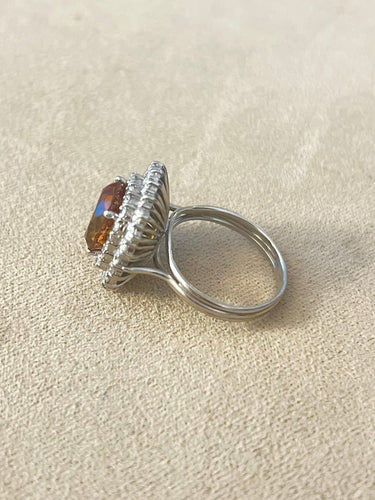 Pompadour-ring med citrin på 4,5 karat och diamanter i vitt guld 