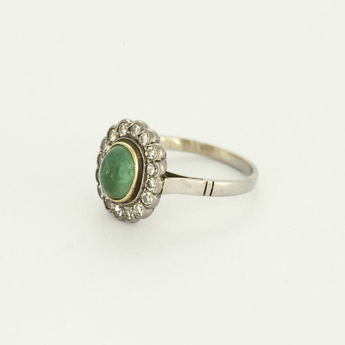 Prsten z bílého zlata, žlutého zlata, smaragdu a diamantů 