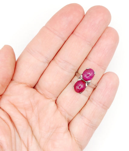 Bague 52 Bague Art Déco Platine et 6,70 carats cabochon rubis et diamant triangle (1950) 58 Facettes A05019