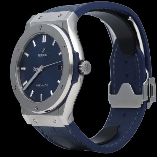 Hublot Classic Fusion Titanblaue Uhr