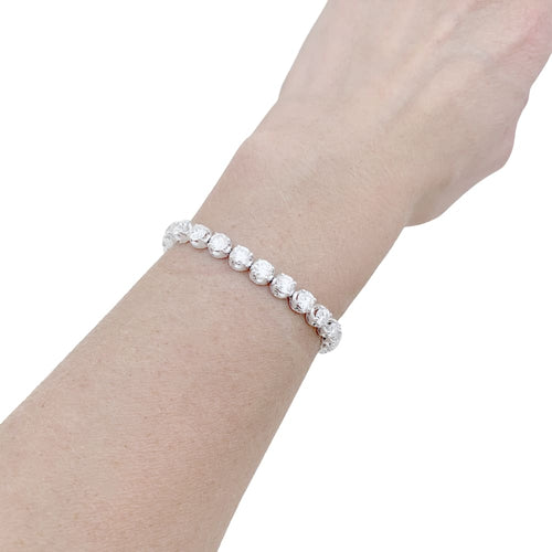 Bracelet Bracelet ligne, or blanc et diamants. 58 Facettes 34925