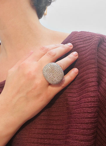 Bague Bague en or blanc et pavage en diamants 58 Facettes 258990