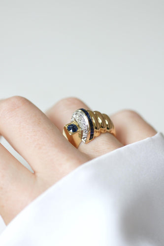 Bague Bague Tank asymétrique or, diamants et saphirs 58 Facettes
