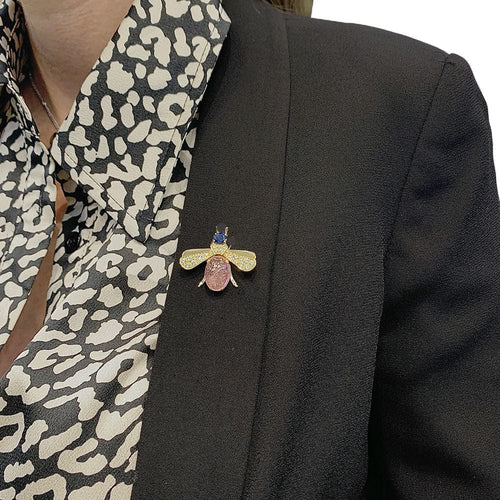 Broche Broche Van Cleef & Arpels "Abeille" or jaune, diamants, tourmaline rose, saphir. 58 Facettes 33629