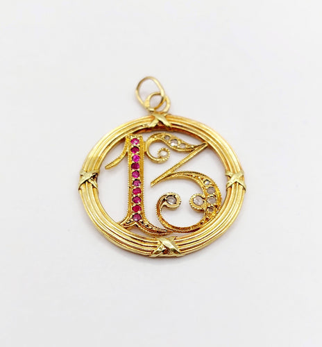 Pendentif Pendentif chiffre 13 or jaune, rubis et diamants taille rose (circa 1910) 58 Facettes A06108