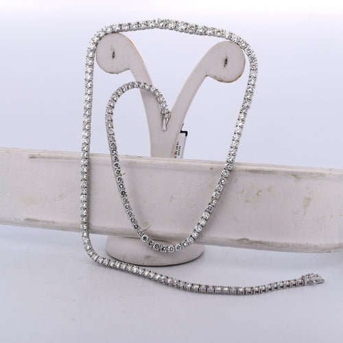 Collier Collana tennis en or blanc 18 kt et diamants 21,50 ct 58 Facettes