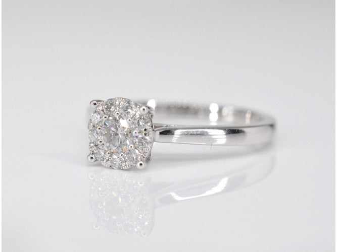 Bague 54 Bague entourage en or blanc avec diamants 58 Facettes 2003