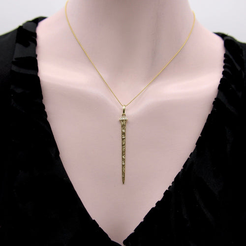 Pendentif Pendentif clou porte-bonheur gravé or diamants 58 Facettes