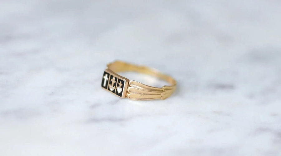 Bague 63 Bague Capelet régionale or et émail 58 Facettes