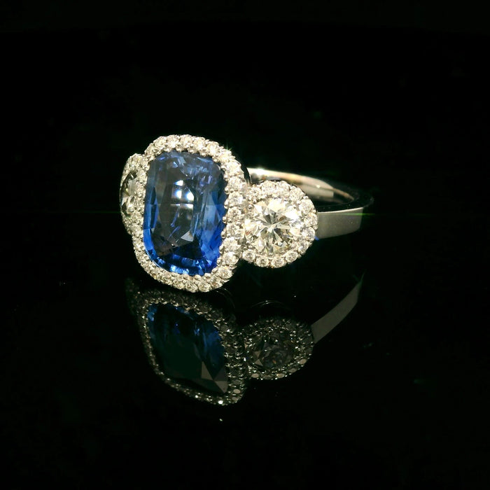 Bague 3.06 Carats Sapphire and diamond ring 58 Facettes