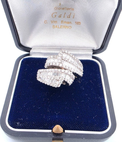 Bague 54 Bague en or blanc avec diamants 58 Facettes