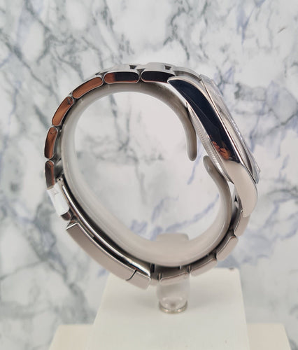 Montre Rolex - Montre Oyster Perpetual 39 Black 58 Facettes 114300-2-1