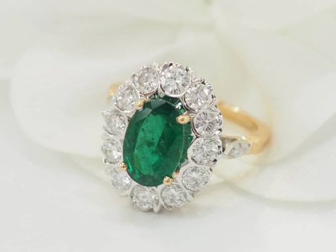 Bague 53 Bague entourage en or bicolore, émeraude et diamants 58 Facettes 33483