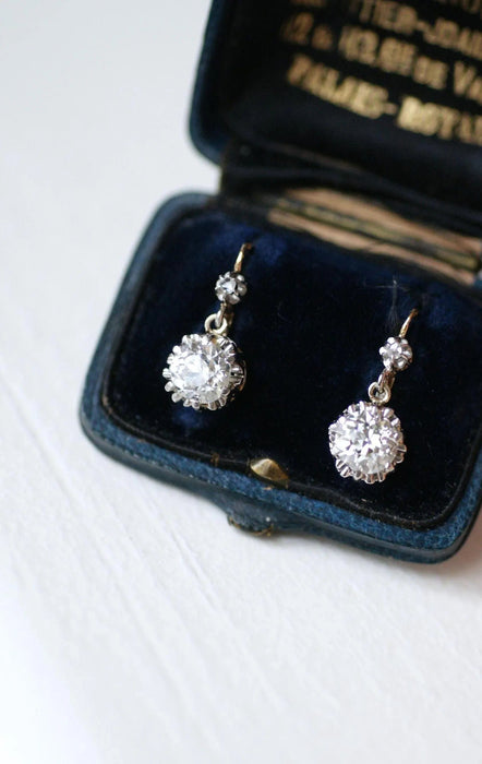 Boucles d'oreilles Dormeuses diamants 2,45 Cts, ors et platine 58 Facettes