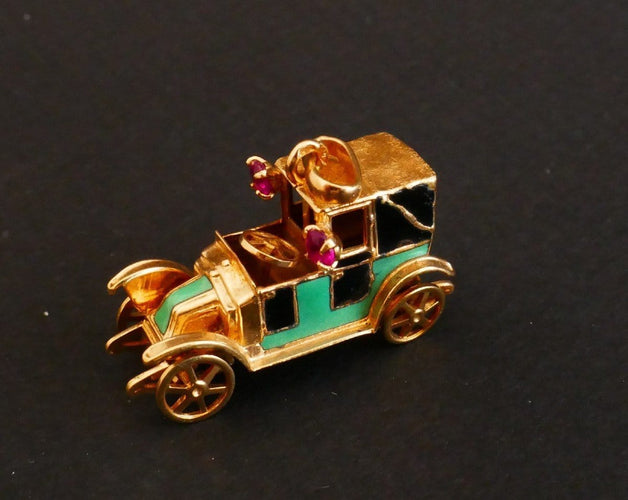 Pendentif Pendentif Breloque Voiture émaillée, Or 58 Facettes