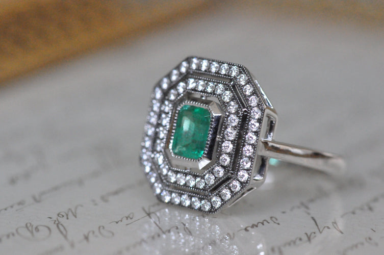 Antique emerald diamond ring 58 Facettes