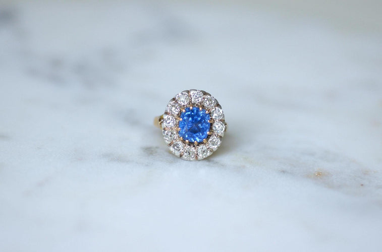 Bague 50 Bague Marguerite saphir de Ceylan 4,50 cts et diamants 58 Facettes