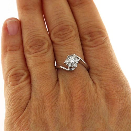 Bague 59 Bague en or blanc avec diamants taille brillant en forme de fleur 58 Facettes G3693