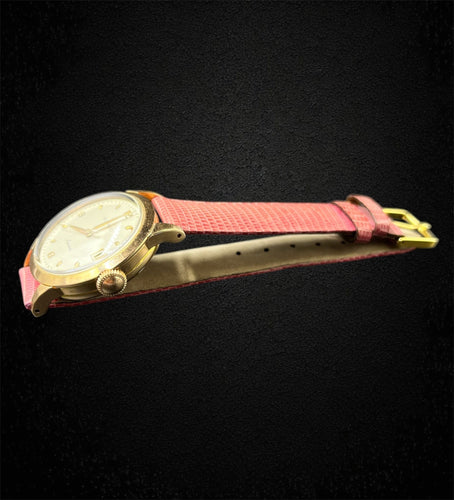 Montre MOVADO - Montre en or jaune des années 1950 — boîtier en or vissé, calibre 224A 58 Facettes