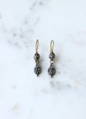 Boucles d'oreilles Anciennes boucles d'oreilles dormeuses diamants, or jaune et argent 58 Facettes