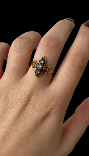 Bague Bague victorienne ornée d'émaux noirs et de diamants 58 Facettes
