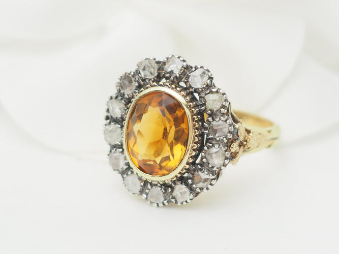 Bague 52.5 Bague ancienne en or jaune, topaze et diamants 58 Facettes 33282