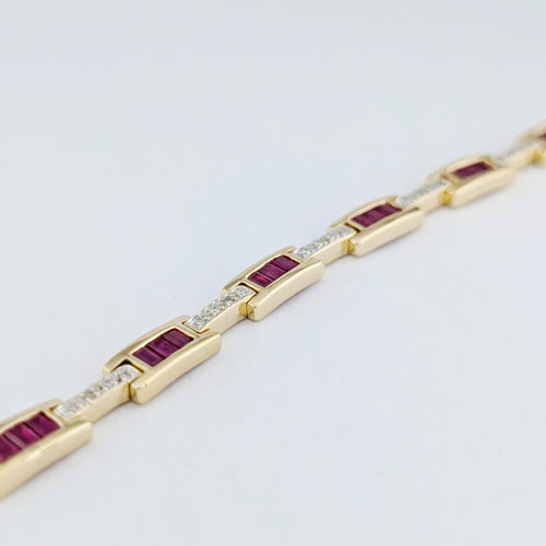 Bracelet Bracelet en or jaune, rubis et diamants 58 Facettes 33380