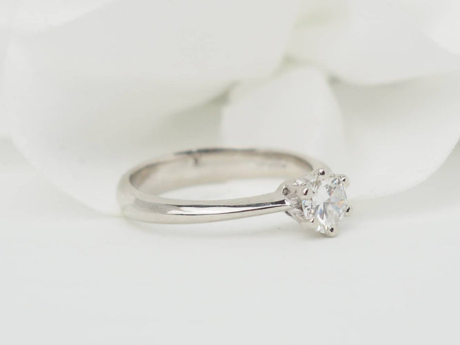 Bague 52 Bague solitaire en or blanc et diamant 0.53ct 58 Facettes 31903/31120