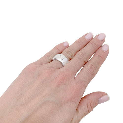 Bague 51 Bague Chanel "Coco Crush" grand modèle or blanc. 58 Facettes 34048