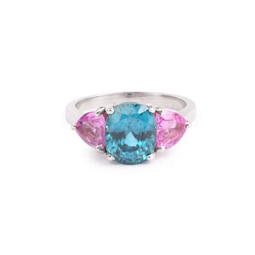 Bague 53 Bague trilogie en or gris 18k, pierre bleue et saphirs roses 58 Facettes B385