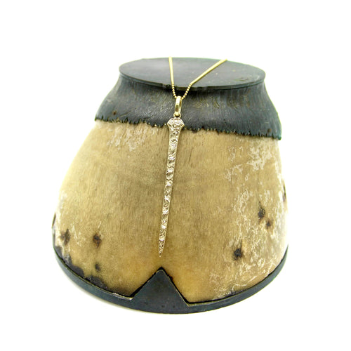 Pendentif Pendentif clou porte-bonheur gravé or diamants 58 Facettes