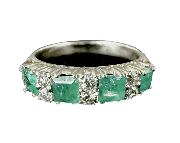 Bague 56.5 Bague en or jaune sertie d'émeraudes et brillants 58 Facettes