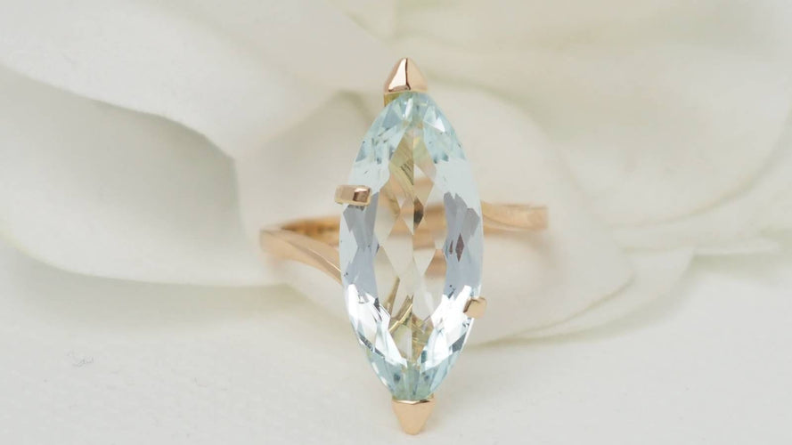 Bague 52.5 Bague vintage en or jaune et aigue marine 58 Facettes 32408