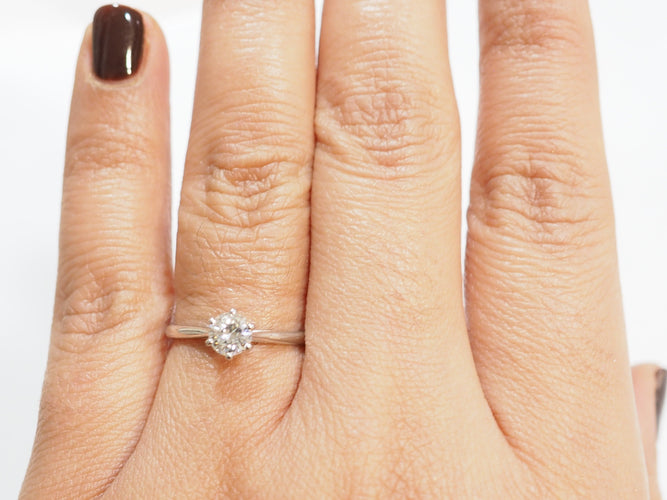 Solitær i hvidguld og diamanter 0,50 ct 