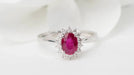 Bague 54 Bague marguerite or blanc, rubis ovale, diamants 58 Facettes 32240