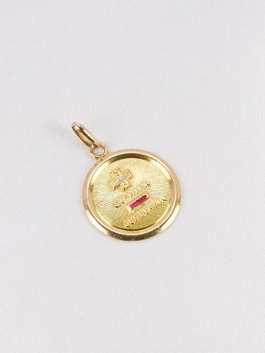 Pendentif Médaille amour Augis ronde Plus qu'hier moins que demain or jaune diamant rubis 58 Facettes J552