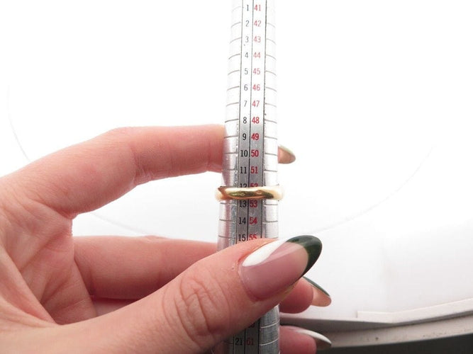 Bague 52 bague bandeau en or jaune et 16 diamants brillants 0.4ct 58 Facettes 258751