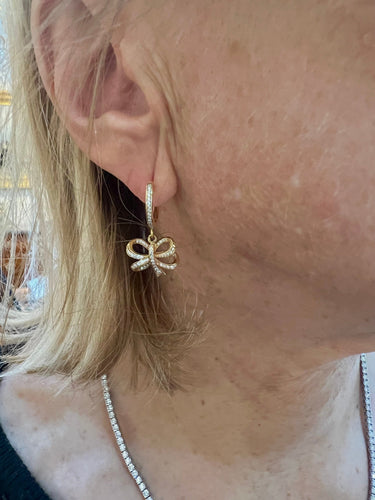 Boucles d'oreilles Boucles d’Oreilles Dormeuses Nœuds Diamants Or Rose 18 Carats 58 Facettes BO203